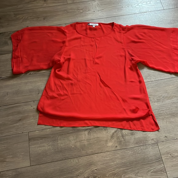 Red J-lo Blouse, size large - Picture 2 of 9